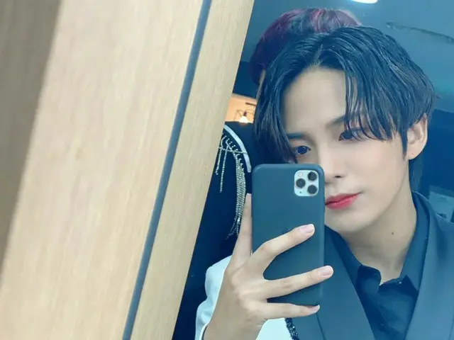 【T公式】ATEEZ、[ #ジョンホ]後程8時に会っ用😊 #ATEEZ #ATEEZ