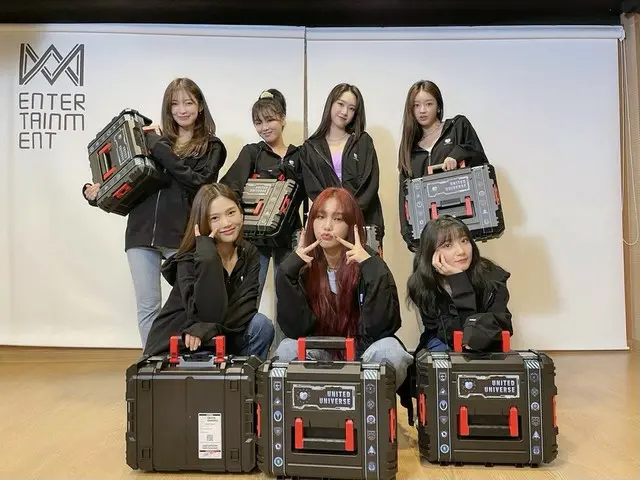 【t公式】OH MY GIRL、ユニバースから届いた驚き！🎁 OH MY GIRLにユニバースウェルカムキットが到着しました😊💝今後ユニバースでさらに多く