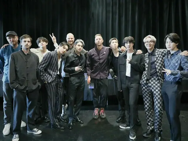 【d公式big】RT BTS_twt：My Universe Crew！ (+改良hanbok) coldplay
