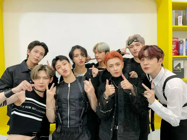 【T公式】ATEEZ、[📷] TODAY ATEEZ ⠀りんりんりんりん電話来た、心を奪われたと電話来た☎️ 「ATINYがATEEZ心を捕らえた！🤭 " 