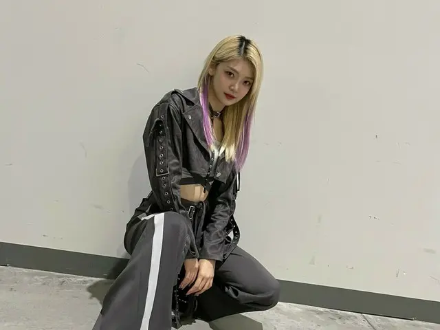 【t公式】EVERGLOW、[ #ONDA]月曜日だああ！今週もファイティンしてみよう!!!!!月曜ティン>