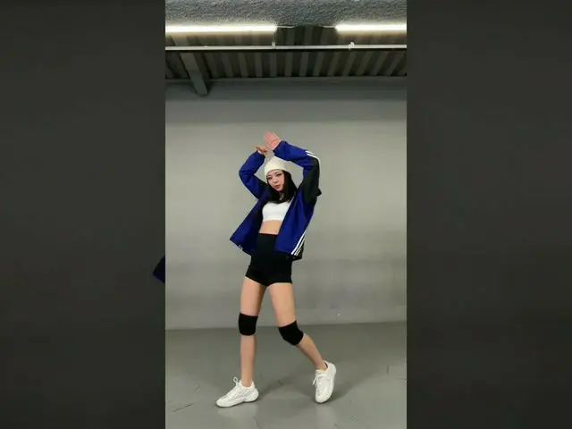 【公式】ITZY、 #ITZY #LOCOChallenge #KittyDance #ゴニャンイダンス#YUNA #ユナ#CRAZYINLOVE #LOCO 