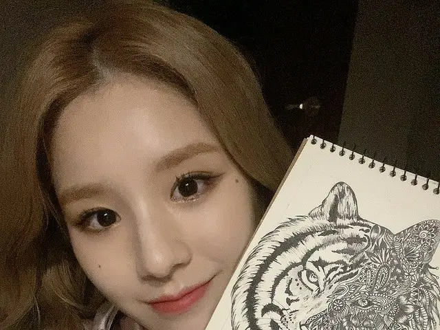 【t公式】今月の少女(Loona)、[ #ヒジン/ #HeeJin]クアン！🐯#zentangle  #今月の少女(LOONA)#LOONA