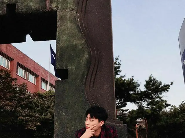 Highlight ユン・ドゥジュン、SNS更新。