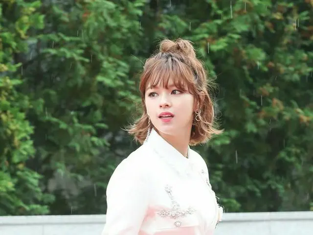 TWICE、降り始める雨に対する各々の反応。