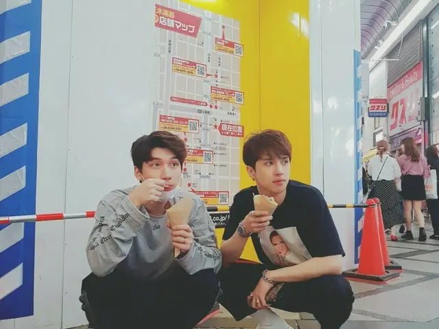 【eJT公式】VIXX、 [おまけ] 大阪の街に繰り出した#KEN #HYUKの様子。