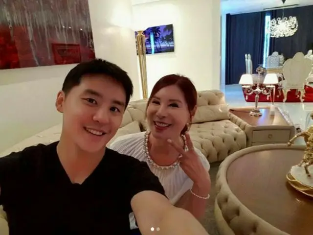 JYJ ジュンス、実母のユン・ヨンミ氏が歌手デビュー。