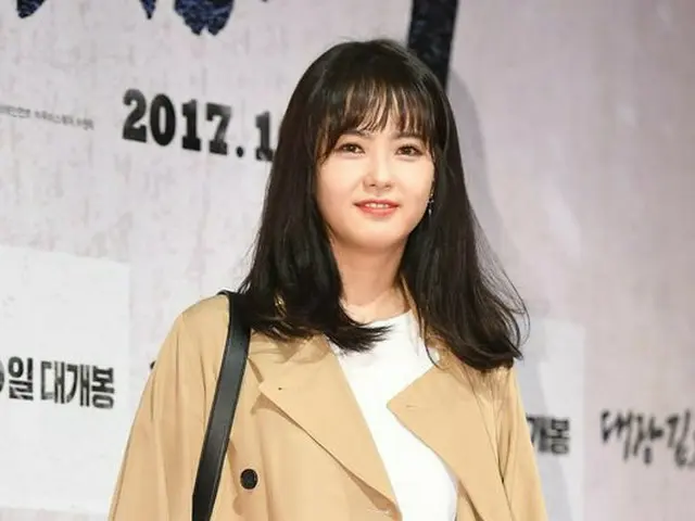 女優コ・アラ、映画「隊長キム・チャンス」のVIP試写会に出席。