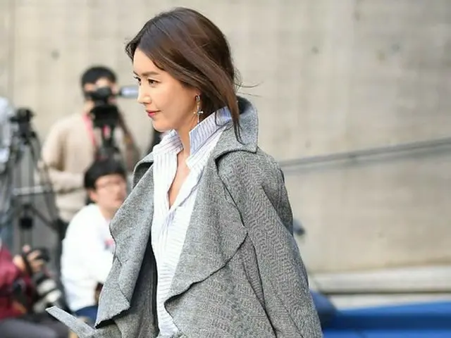 女優チェ・ジョンアン、「2018 S/S HERA SEOUL FASHION WEEK」YCHショーに出席。