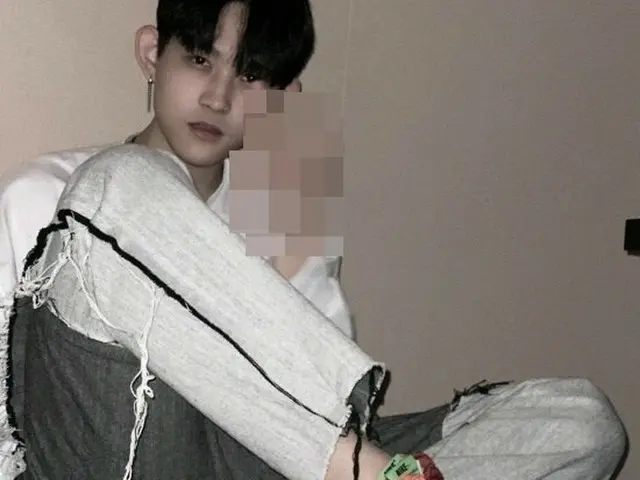 女優の故_チェ・ジンシル_さんの息子でラッパーのZ.flat、SNSに侮辱ジェスチャーのような写真を掲載して物議