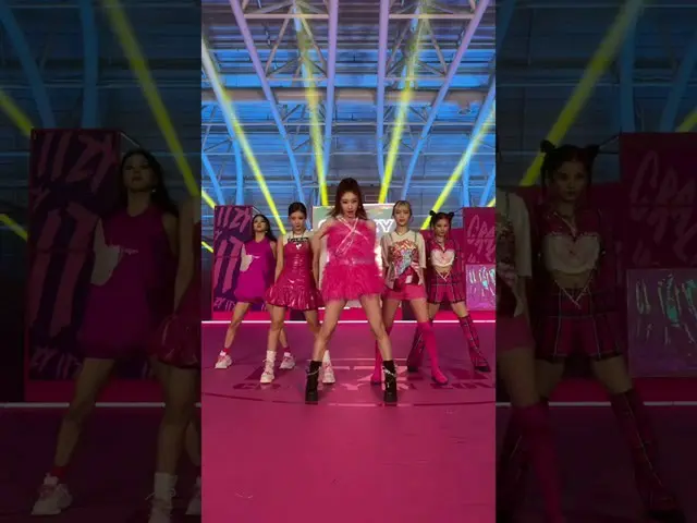 【公式】ITZY、 #ITZY #LOCOchallenge #CrownDance #クラウンダンス#CRRAZYINLOVE #LOCO #ITZY_LOC