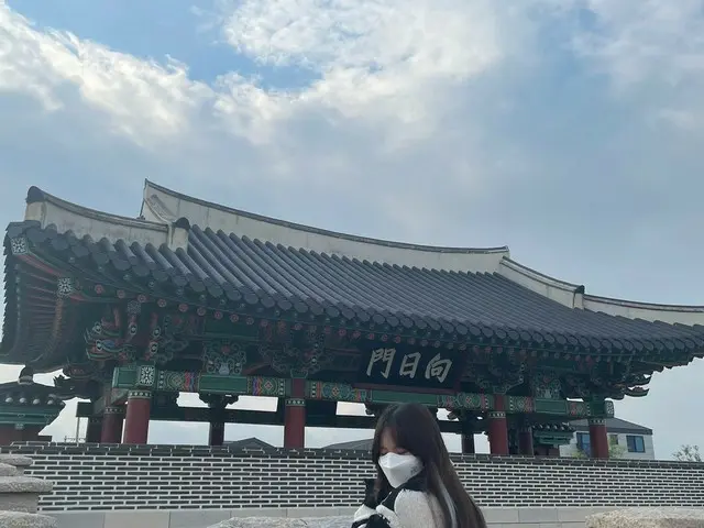 【t公式】EVERGLOW、写真公開。