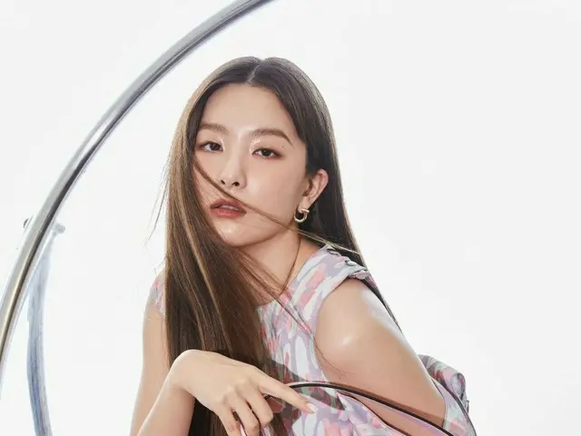 【t公式】RED VELVET、SEULGI with 「Salvatore Ferragamo X marie claire」 Check out via O