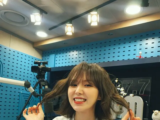 【t公式】RED VELVETが、今日はヤングスで何になるだろかと❓❗アンアルリャジュム～～～～💙🤷♀️  #ウェンディ#WENDY #ワンディ#RedVe
