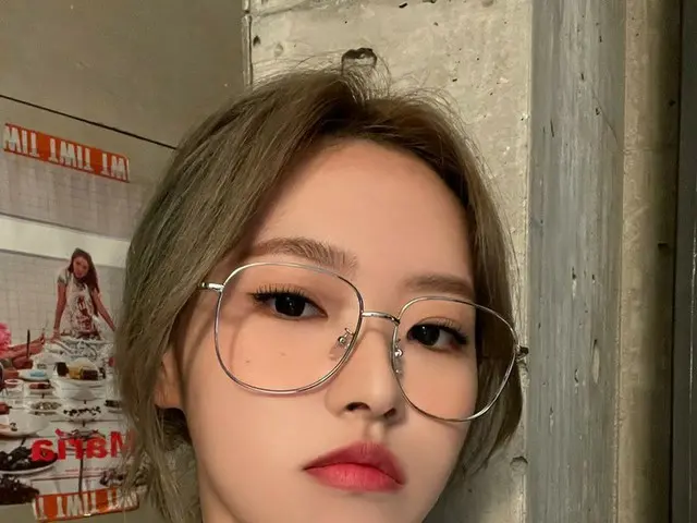 【t公式】今月の少女(Loona)、[ #OliviaHye]早く見せたかった写真!!!!コンセプトがとても可愛くないですか？  #今月の少女(LOONA)#L