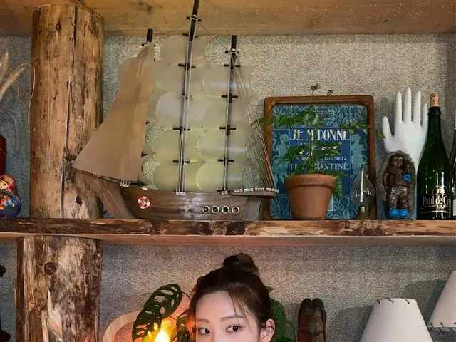 【t公式】今月の少女(Loona)、[ #金立/ #KimLip]デザート好き🤍🤍🤍  #今月の少女(LOONA)#LOONA