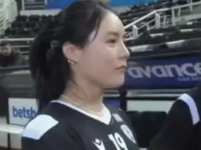 ギリシャの「PAOKテッサロニキFC」に入団したバレー双子姉妹の妹イ・ダヨン、デビュー戦勝利でVサイン