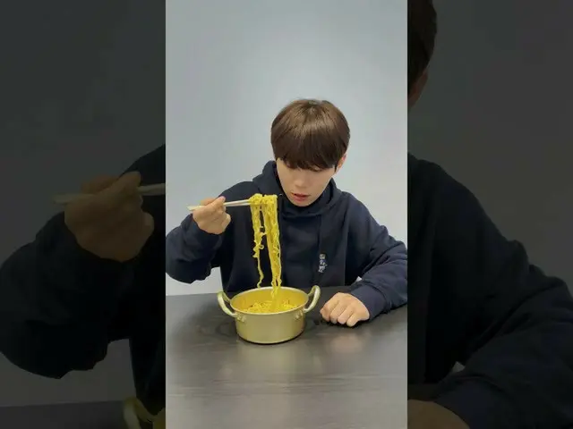 【公式mhn】一口食べるのは人の特徴  
