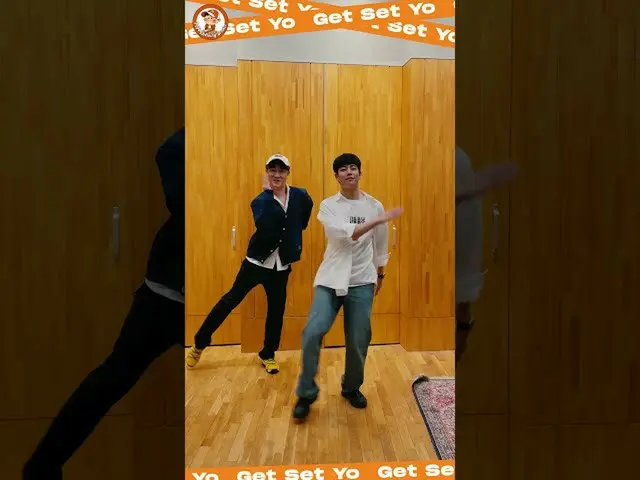 【公式】ASTRO、天才プロデューサー 領卓先輩と一緒にした #MJ_HappyVirus_Challenge 💜  