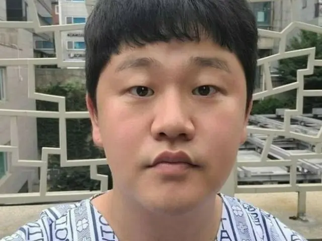 「偽ガン闘病疑惑」歌手チェ・ソンボン、ファンなどからもらった寄付金を返金するために食堂と思われるところで皿洗いをしている近況が伝えられて話題に
