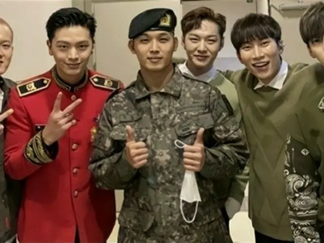 ユク・ソンジェ＆イム・ヒョンシク除隊の「BTOB」、18日のKBSクールFM「BTOBのKiss The Radio」に完全体で出演へ