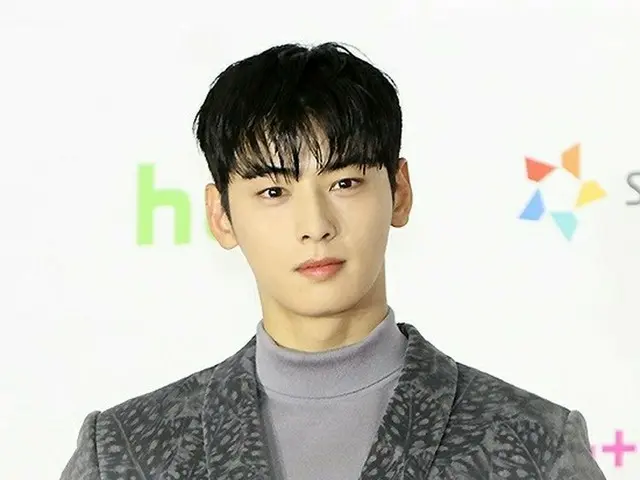 チャ・ウヌ(ASTRO)、「2021 Asia Artist Awards」のレッドカーペットに登場