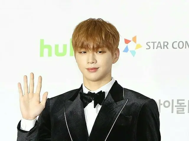 歌手カン・ダニエル、「2021 Asia Artist Awards」のレッドカーペットに登場