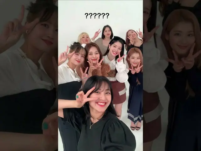 【公式】「TWICE」、Make TWICE think it's a photo 📷  