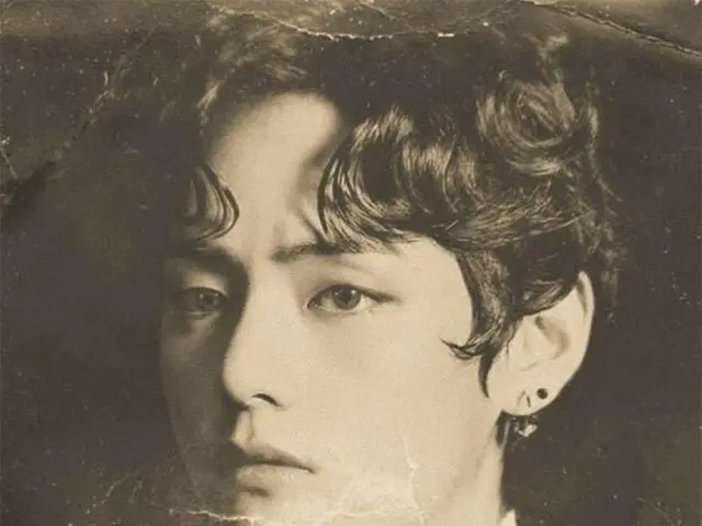 V(BTS)、「1921」というコメントと共に掲載したセピア色の写真が話題に