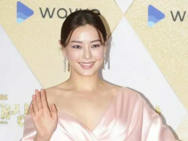 女優イ・ハニ、交際中だった一般人男性と結婚…本日(12/21)ソウル市内で婚姻誓約式行う。