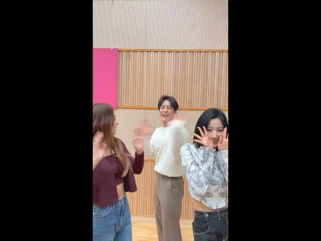 【公式】fromis_9、[#DMchallenge] #イ・ミンヒョク先輩と「キス・ザ・ラジオ」で🤫👍👍👍  