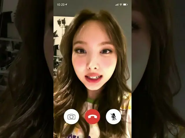 【公式】「TWICE」、Incoming call from NAYEON on tour  
