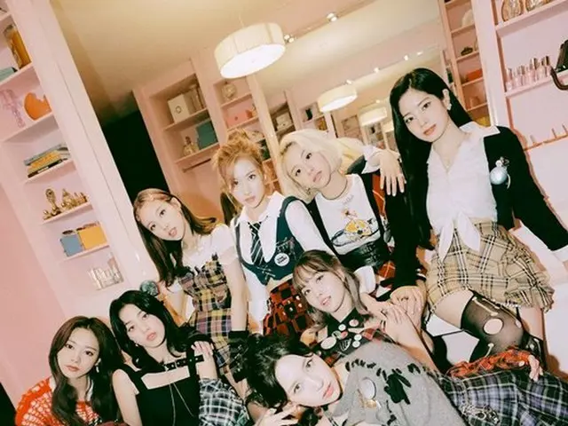 「TWICE」、ワールドツアー「TWICE 4TH WORLD TOUR 'Ⅲ'」の4/25東京ドームでの追加公演決定