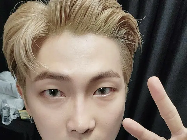 RM(BTS)、コンサート直後に公開した金髪オールバック写真が話題に