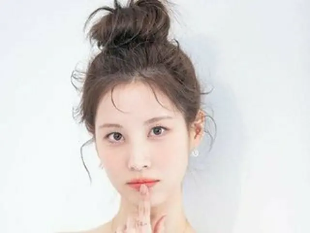 ソヒョン(少女時代)、オフショルダーにお団子ヘアの写真が「美しすぎる」と話題に