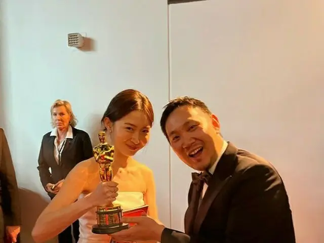 霧島れいか、ジン・デヨン、パク・ユリムら濱口竜介監督の映画「ドライブ・マイ・カー」に出演した俳優陣、写真を次々投稿