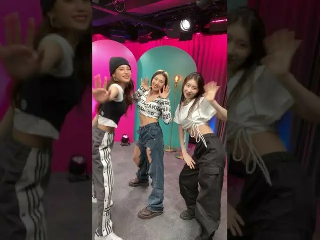 【公式】ITZY、ITZY X LEEJUNG ❤🔥 LOCO with #リジョン #ITZY #ITZY #YEJI #イェジ #CHAERYEONG  