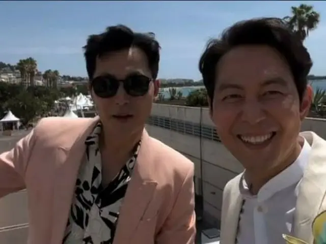 俳優イ・ジョンジェ、チョン・ウソンとの仲良し動画公開で話題に