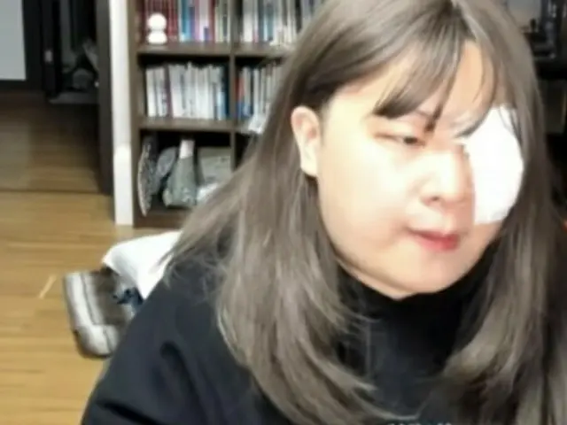 女装ユーチューバーのカグァン、生配信中に殴られる騒動