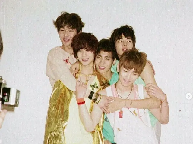 テミン(SHINee)、デビュー14周年を迎えた25日になってすぐに投稿した写真が話題に