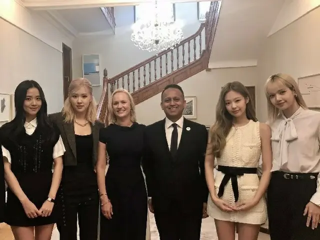 JENNIE、V(BTS)との熱愛説浮上後初の公の場