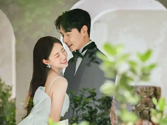 SHINHWA アンディー＆女子アナのイ・ウンジュ、ウェディング画報を公開