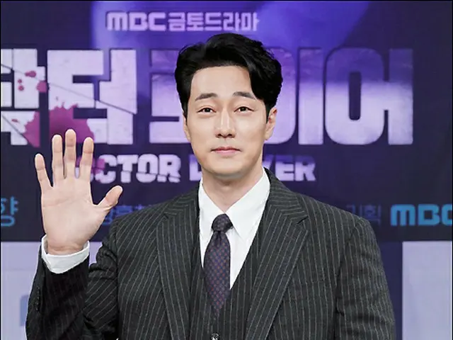 俳優ソ・ジソブ、イム・スヒャン、シン・ソンロク ら、新ドラマ「ドクター弁護士」制作発表会に出席。