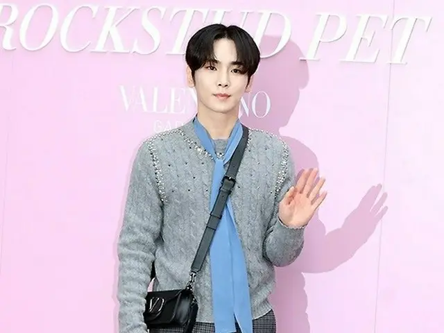 キー(SHINee)、ヴァレンティノ ガラヴァーニ「Rockstud Pet」ポップアップイベントに出席