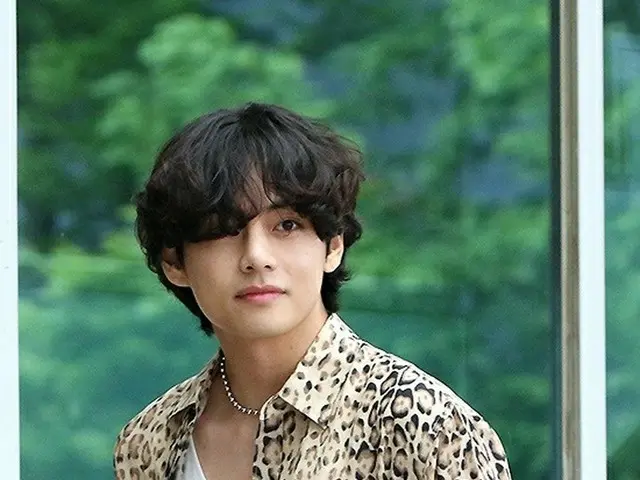 V(BTS)、ファッションショー出席のためフランス・パリに向けて出国