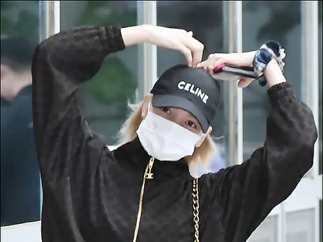 LISA(BLACKPINK)、パリから帰国＠金浦ビジネス航空センター