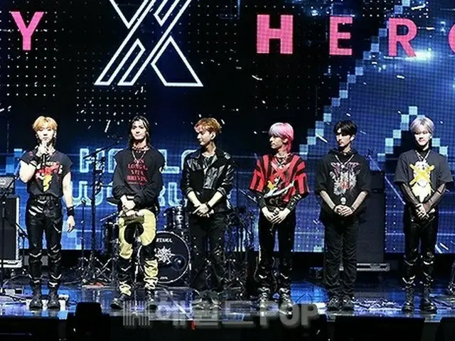 Xdinary Heroes、1stミニアルバム「Hello, World!」の記者懇談会を開催