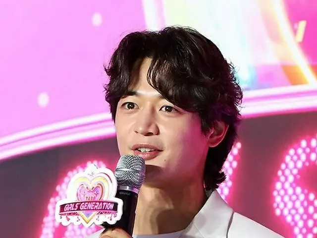 ミンホ(SHINee)、少女時代の15周年記念アルバム「FOREVER 1」の記者会見でMCを担当