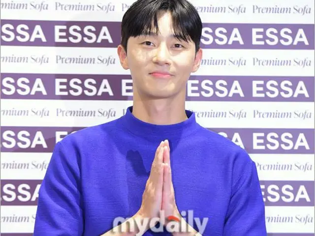 俳優パク・ソジュン、ソファ―ブランドESSAのオープンイベントに出席