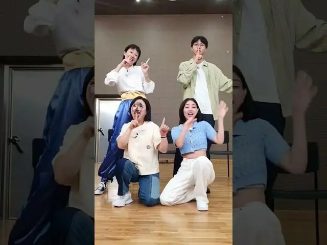 【公式】「TWICE」、#TalkthatTalk Challenge✌ with #キム・スク💕 #ホン・ジンギョン💕  